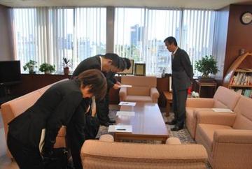 本郷谷市長と東京電力株式会社千葉補償相談センター所長他3名