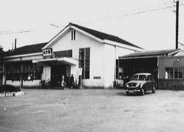 昭和28年頃の松戸駅駅舎外観の写真