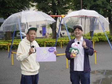 鐘の下公園での塙さんとトミドコロさん