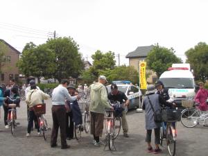 かごカバー取り付けの様子