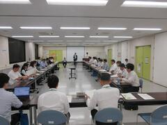 会議の様子の画像