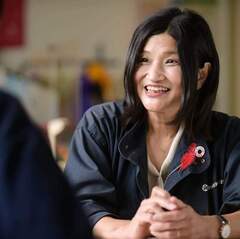 講師の勝部麗子さんの写真