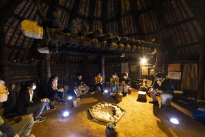 竪穴住居内部の写真