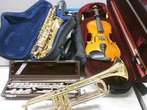 寄附いただいた楽器1