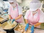 小学校給食　 セルフコロッケバーガーの写真2