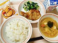 小学校給食　豚肉のごまみそ焼きの写真1