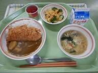 中学校給食　 絶対勝つ！カレーの写真1