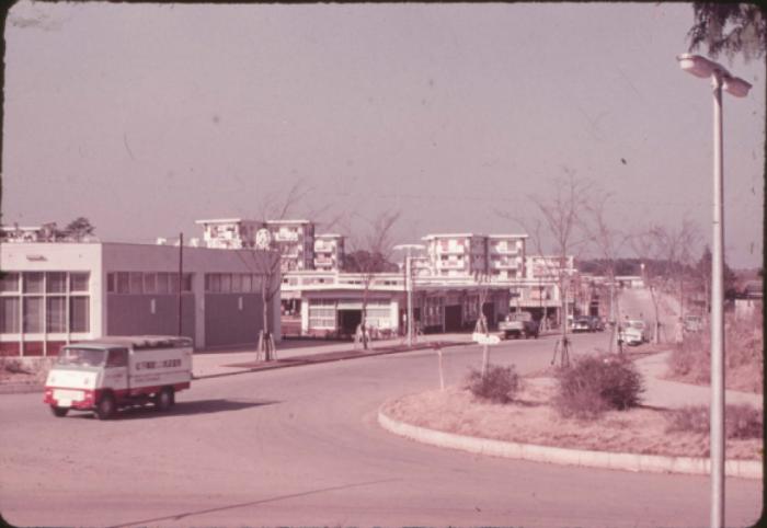常盤平団地中央商店街交差点（1960年頃）のが写真