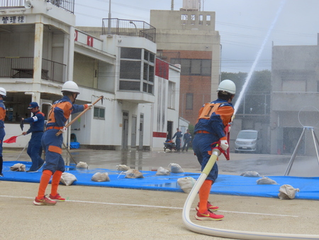 小型ポンプ操法の様子