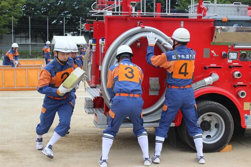 ポンプ車操法訓練の様子