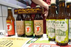 千葉大園芸学部のが販売するビールの様子