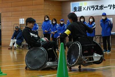 羽賀選手タックル
