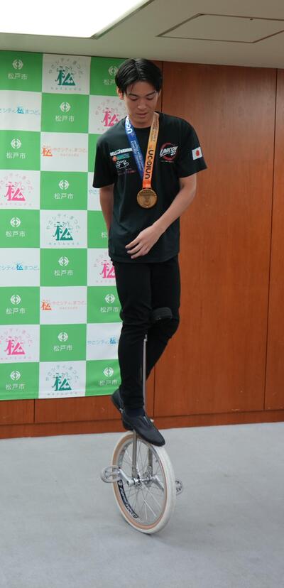 実演