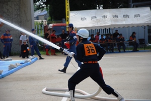 放水する指揮者