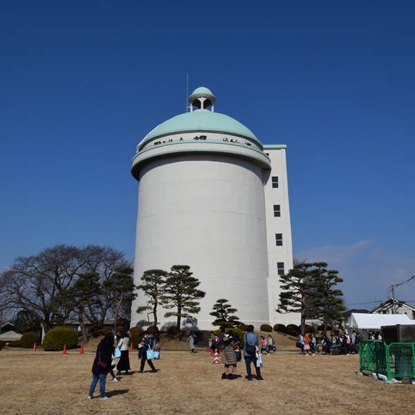 栗山配水塔の全景