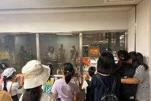 ごみ収集車の搬入