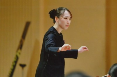 指揮をする佐々木先生