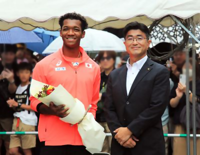 ラシッド選手と松戸市長