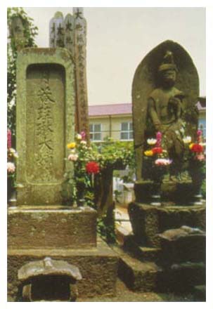桂林尼の墓所の写真