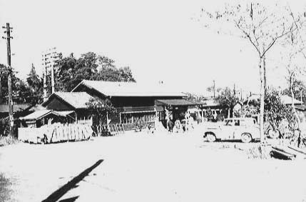 昭和29年の北小金駅外観の写真