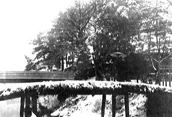 昭和初期、松戸神社脇の雪の坂川写真