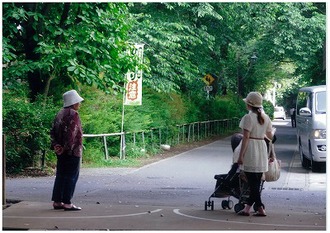 街角のおしゃべりの写真