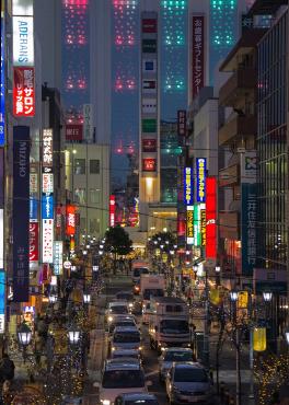 伊勢丹通りの夜景