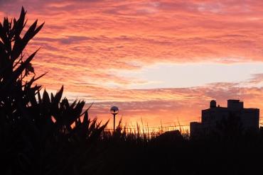 下水処理場としての大きなタンクが消え、夕焼けをみることが多くなりました