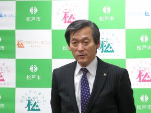 表彰式での市長の写真