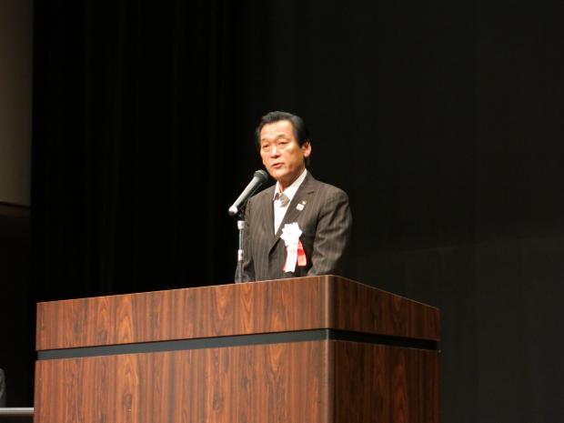 平成29年度松戸市体育協会表彰式市長挨拶の様子