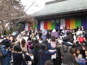 本土寺　節分会豆まきの様子