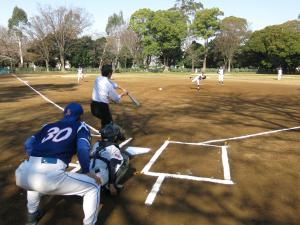 平成30年度小金原軟式野球大会開会式始球式の様子