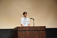 先輩職員1