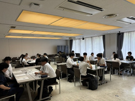 先輩職員との懇談