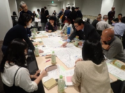 付箋にみんなの考えを書いていきます