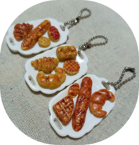 ミニチュアパンのキーホルダー作り