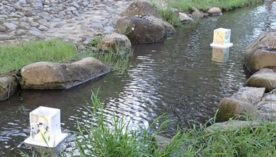 灯ろう流し